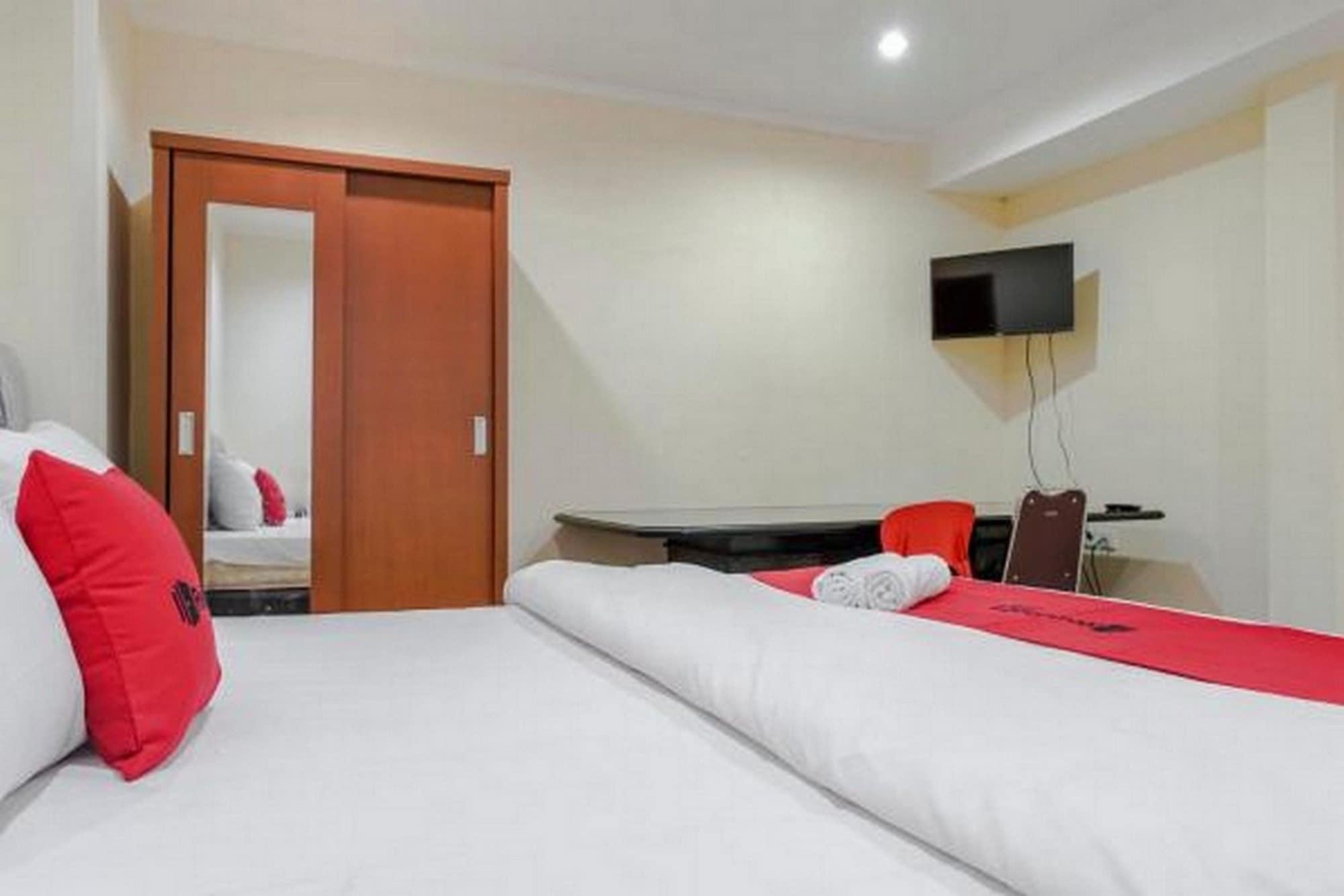 Reddoorz @ Jalan Biak Roxy Jakarta Luaran gambar