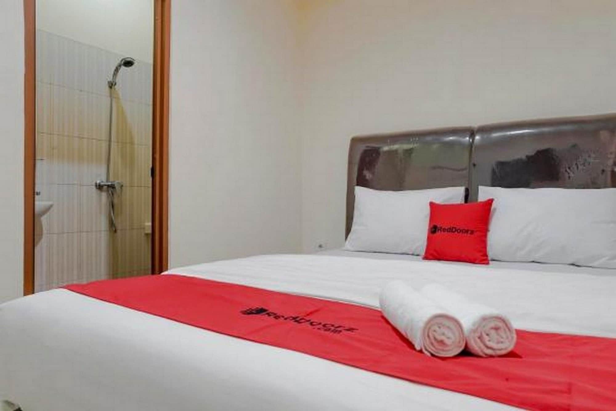 Reddoorz @ Jalan Biak Roxy Jakarta Luaran gambar